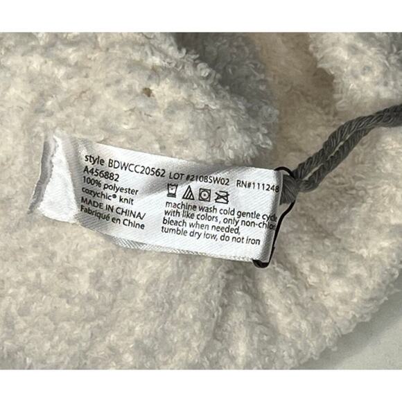 NWT Barefoot Dreams- Women's Cozy Chic Pom Pom Beanie - Picture 5 of 5